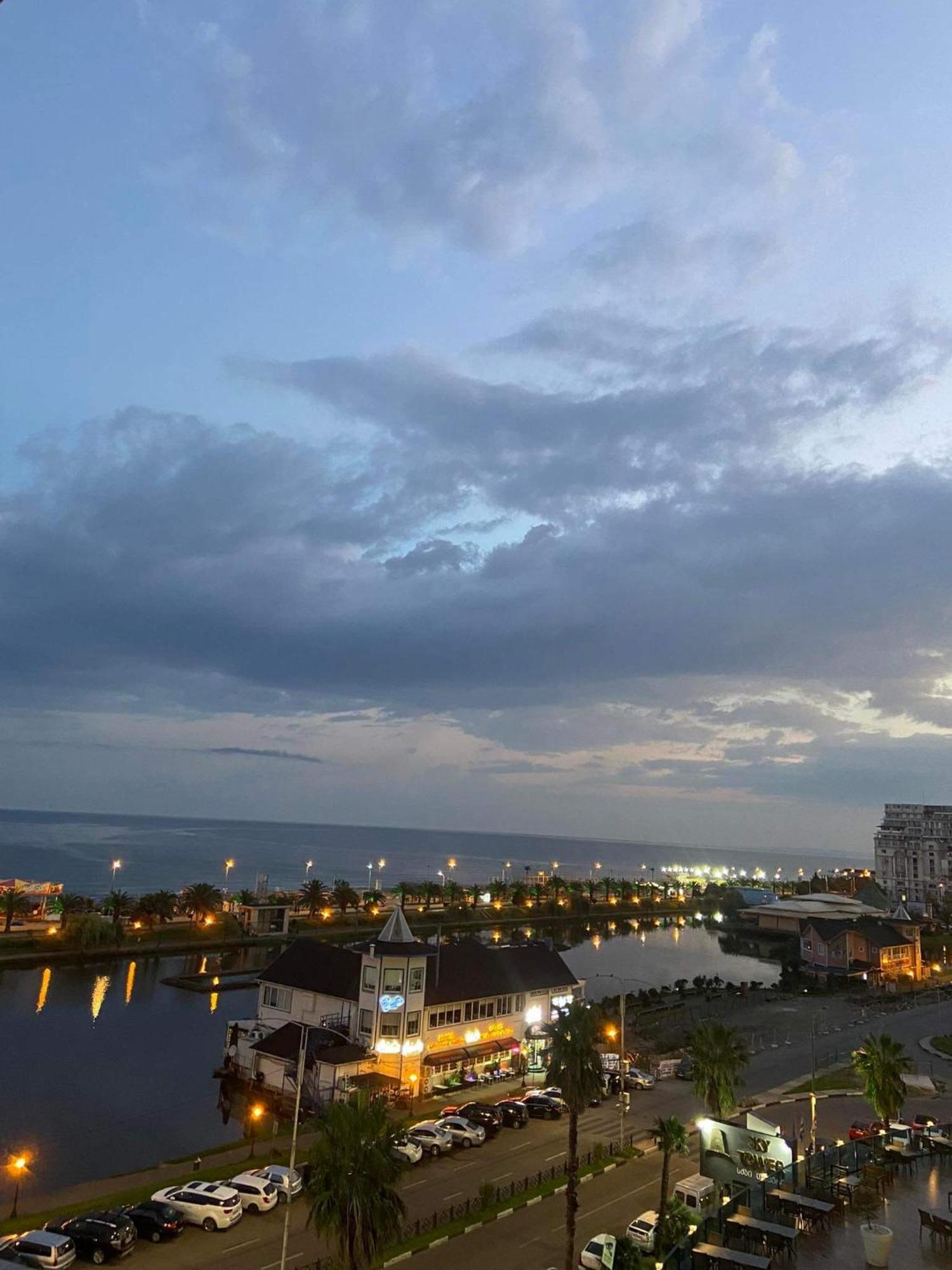 Hotel Orbi City Batumi Exterior foto